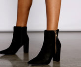 Step It Up – Stiefeletten mit Schlangenmuster